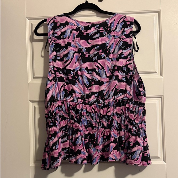 Sofia by Sofia Vergara Pink and Black Patterned Blouse - Picture 6 of 6